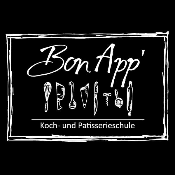 Logo der BonApp' Koch- und Patisserieschule, weiße Schrift und Küchengeräte auf Schwarz